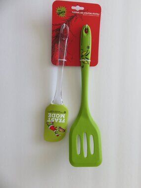 (#104) The Grinch Flipping And Scraping Spatula Set